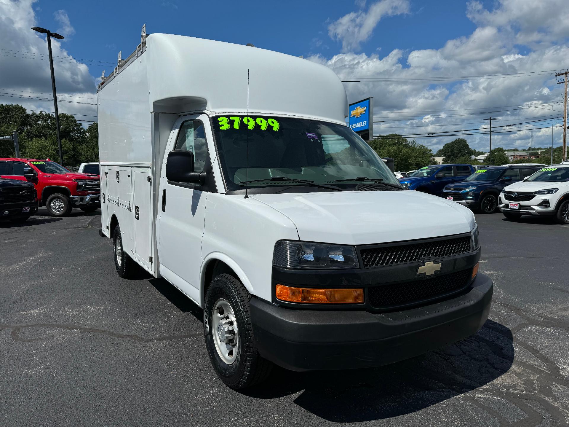 2018 Chevrolet Express Commercial Cutaway Vehicle Photo in SOUTH PORTLAND, ME 04106-1997