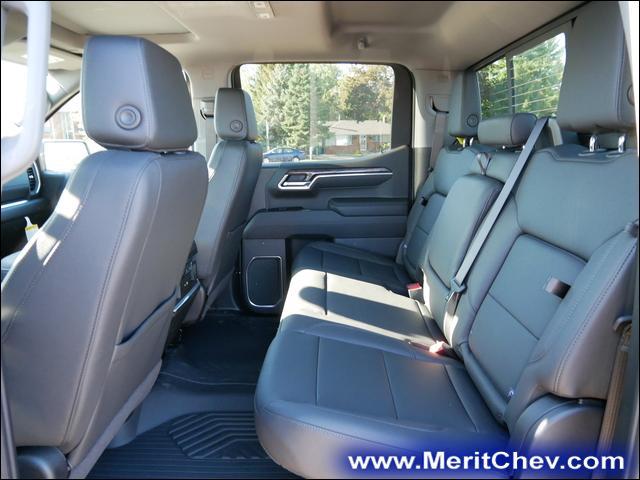 2025 Chevrolet Silverado 1500 Vehicle Photo in MAPLEWOOD, MN 55119-4794