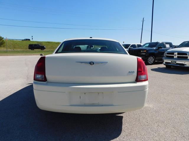 2007 Chrysler 300-Series Vehicle Photo in Gatesville, TX 76528