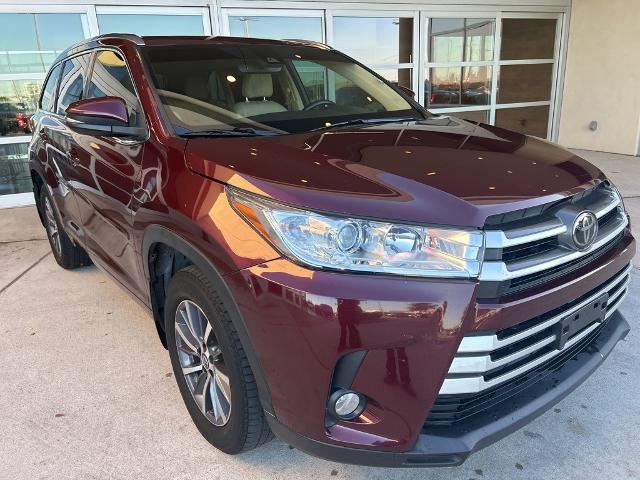 2017 Toyota Highlander Vehicle Photo in Grapevine, TX 76051