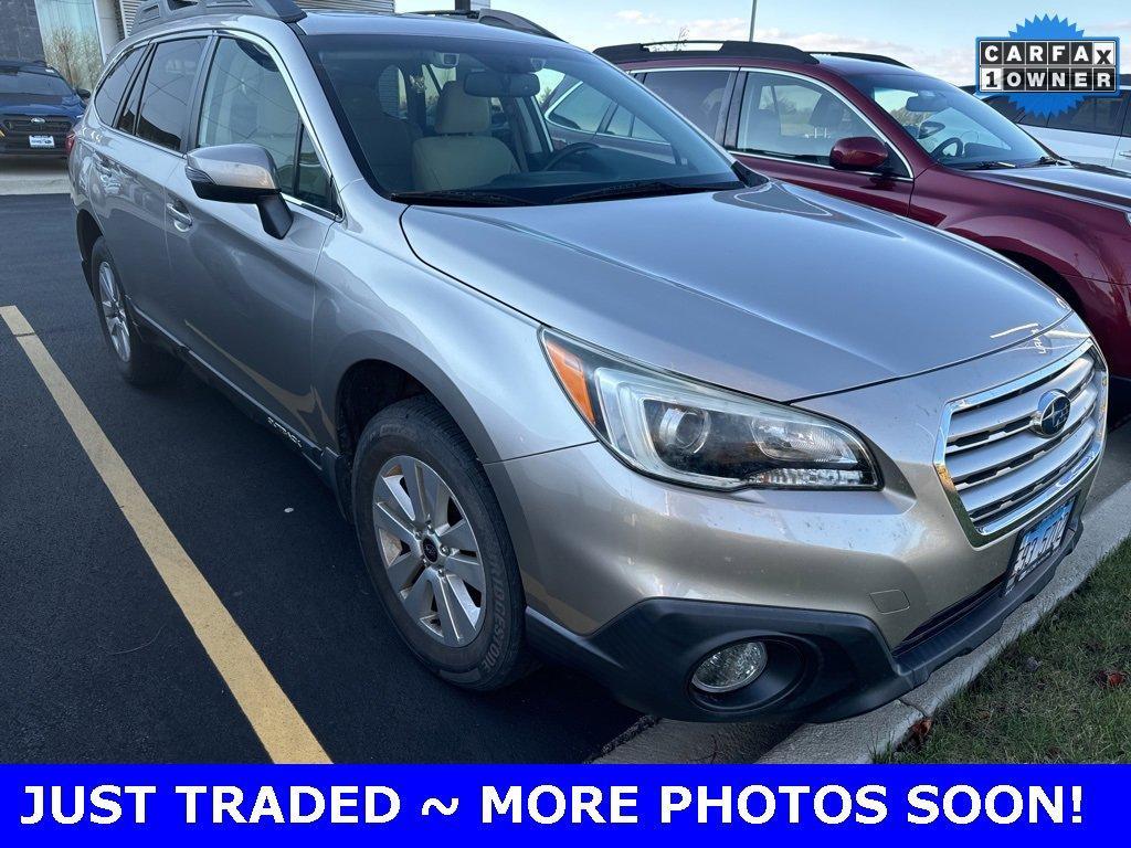 2015 Subaru Outback Vehicle Photo in Saint Charles, IL 60174