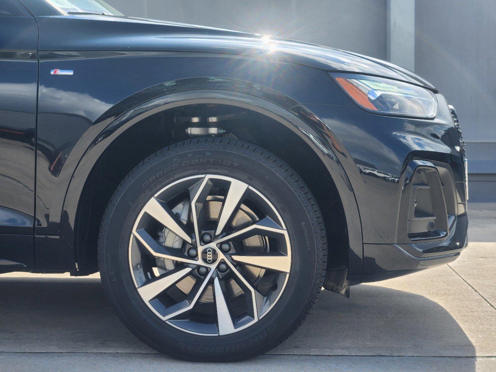 2024 Audi Q5 Vehicle Photo in SUGAR LAND, TX 77478