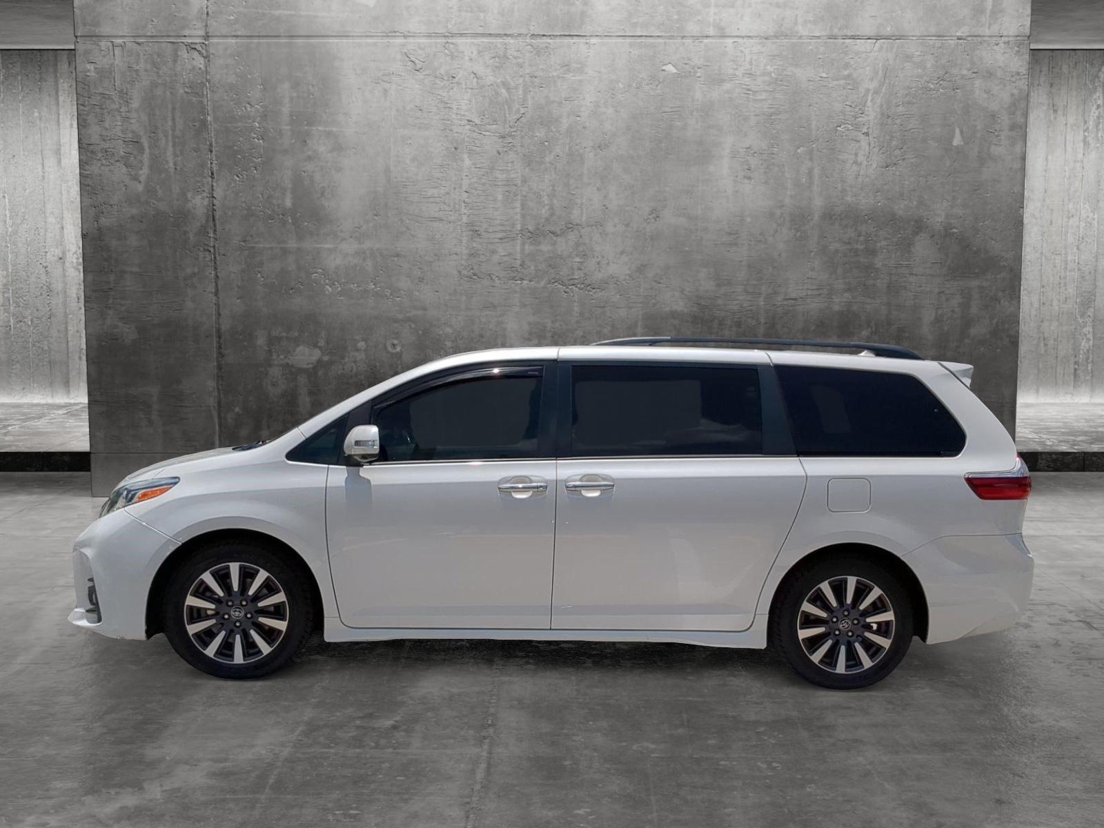 2018 Toyota Sienna Vehicle Photo in Ft. Myers, FL 33907