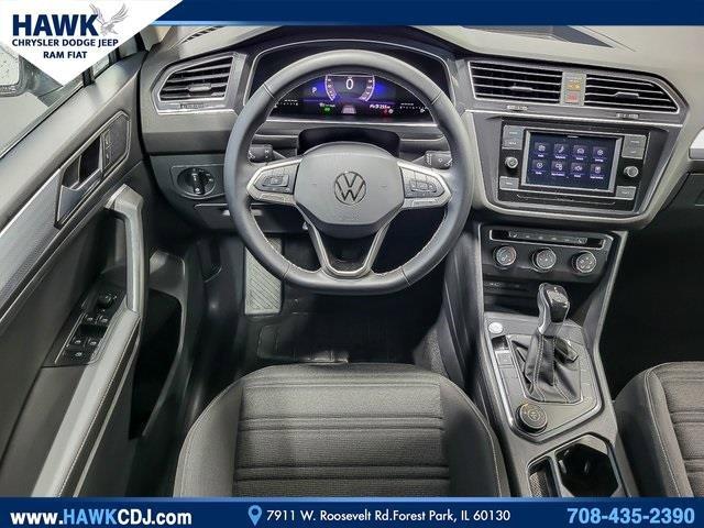 2024 Volkswagen Tiguan Vehicle Photo in Saint Charles, IL 60174