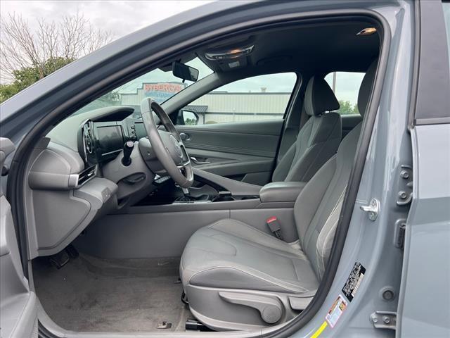 2022 Hyundai ELANTRA Vehicle Photo in O'Fallon, IL 62269