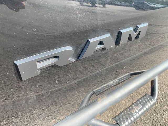 2019 Ram 1500 Vehicle Photo in MOON TOWNSHIP, PA 15108-2571