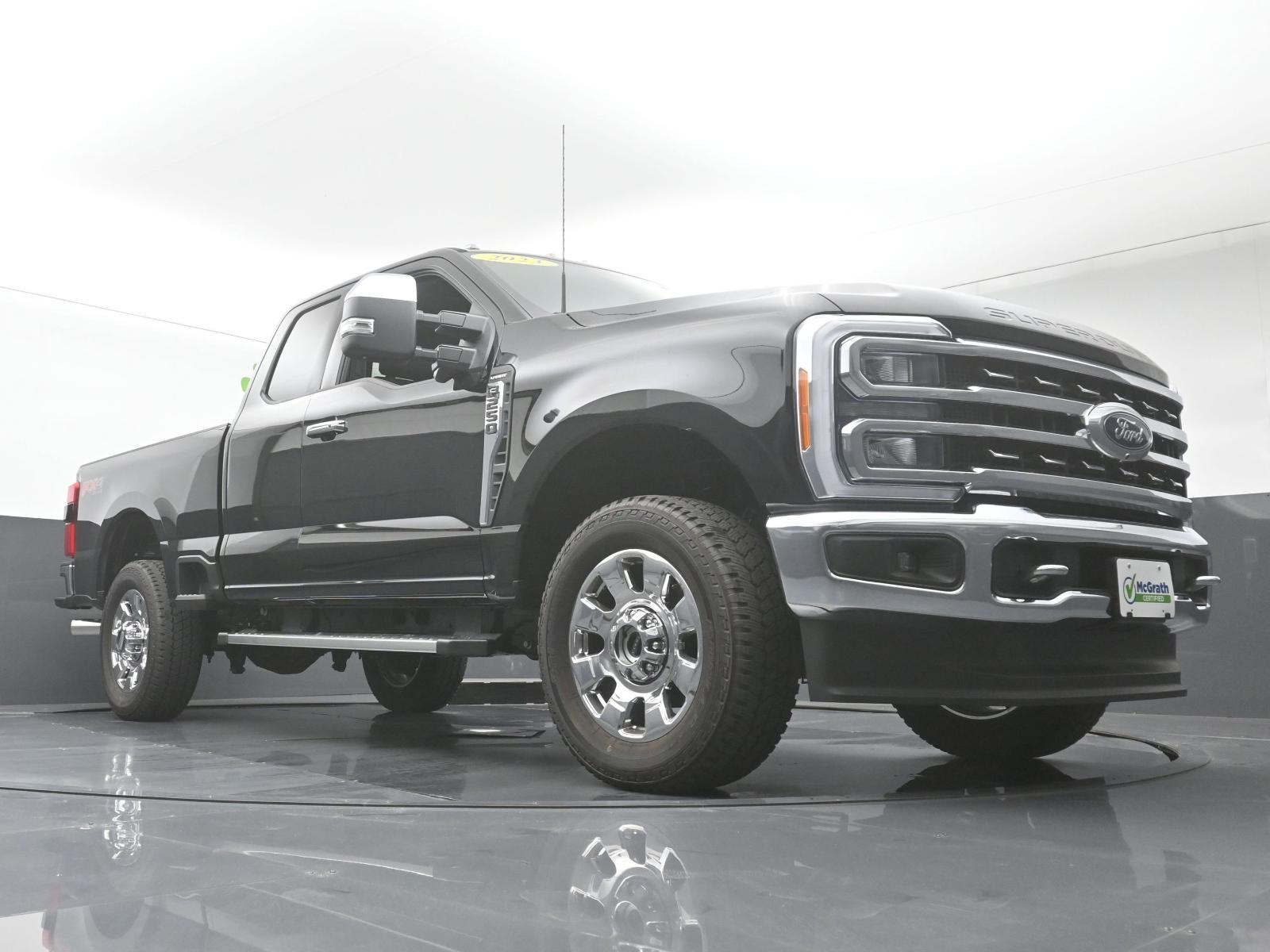 2023 Ford Super Duty F-250 SRW Vehicle Photo in Cedar Rapids, IA 52402