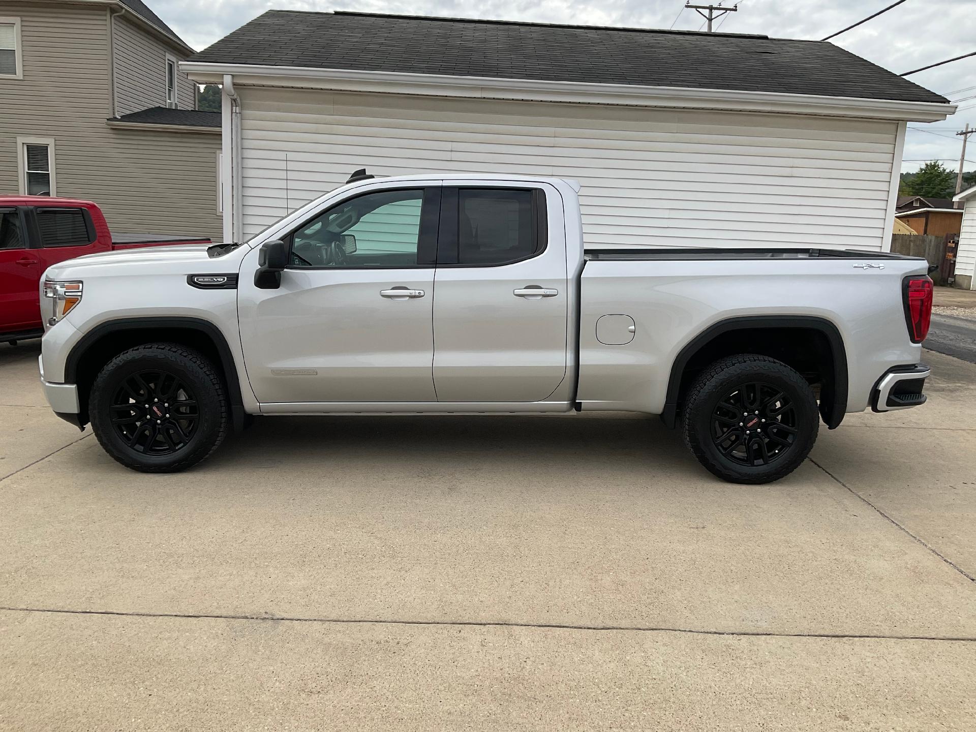 Used 2022 GMC Sierra 1500 Limited Elevation with VIN 1GTR9CED9NZ198297 for sale in Moundsville, WV