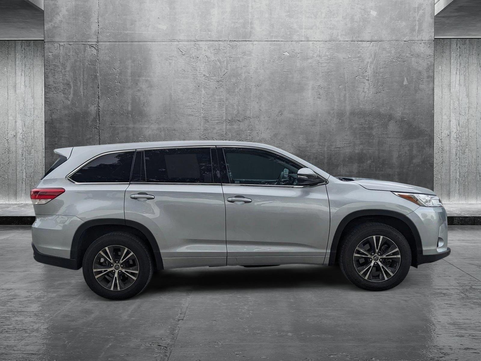 2018 Toyota Highlander Vehicle Photo in GREENACRES, FL 33463-3207