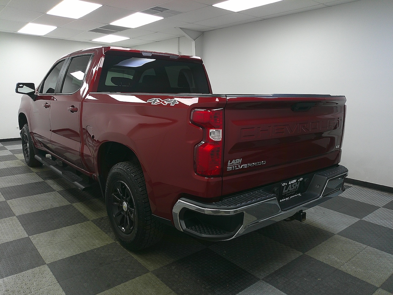 Used 2019 Chevrolet Silverado 1500 LT with VIN 1GCPYDEK6KZ351826 for sale in Johnstown, OH