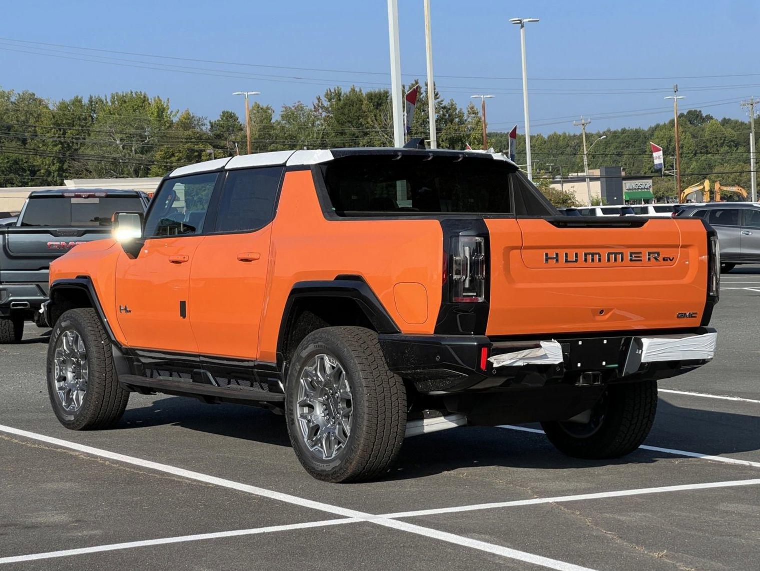 2024 GMC HUMMER EV Pickup Vehicle Photo in MONROE, NC 28110-8431