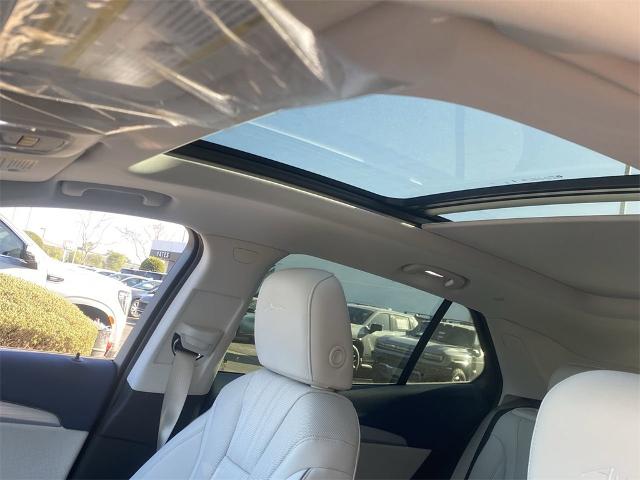 2024 Buick Envision Vehicle Photo in GOODYEAR, AZ 85338-1310