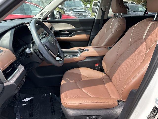 2024 Toyota Grand Highlander Vehicle Photo in MEDINA, OH 44256-9631