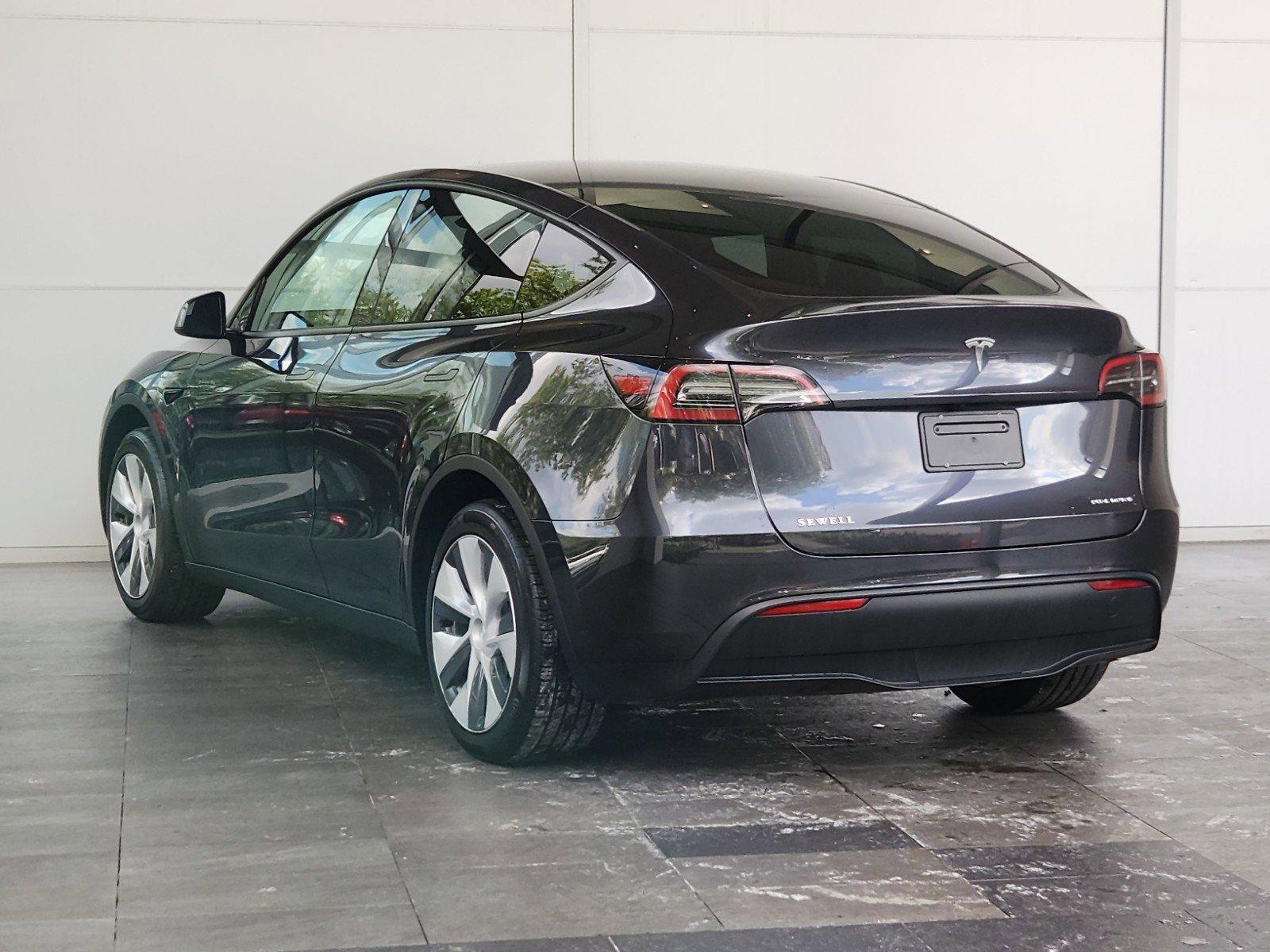 2024 Tesla Model Y Vehicle Photo in HOUSTON, TX 77079-1502