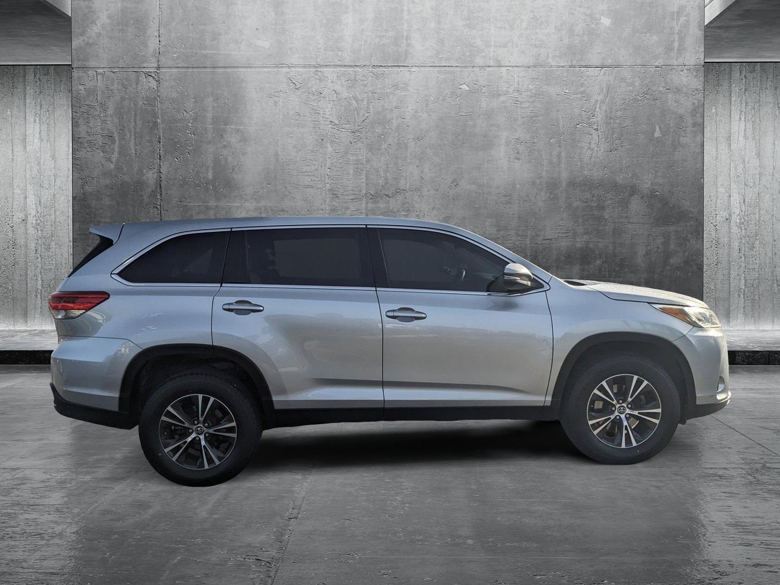 2019 Toyota Highlander Vehicle Photo in MIAMI, FL 33172-3015