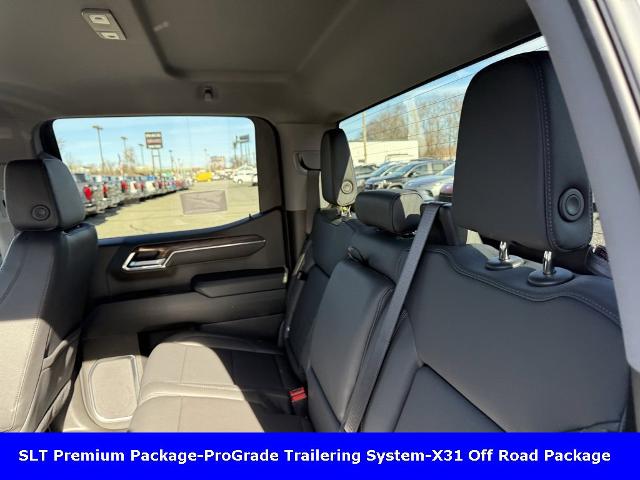 2025 GMC Sierra 1500 Vehicle Photo in CHICOPEE, MA 01020-5001