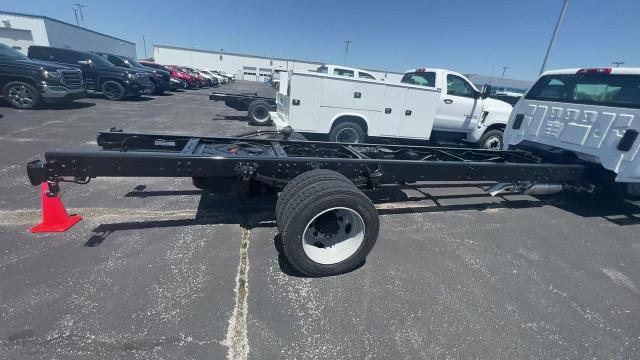 2023 Chevrolet Silverado Chassis Cab Vehicle Photo in INDIANAPOLIS, IN 46227-0991