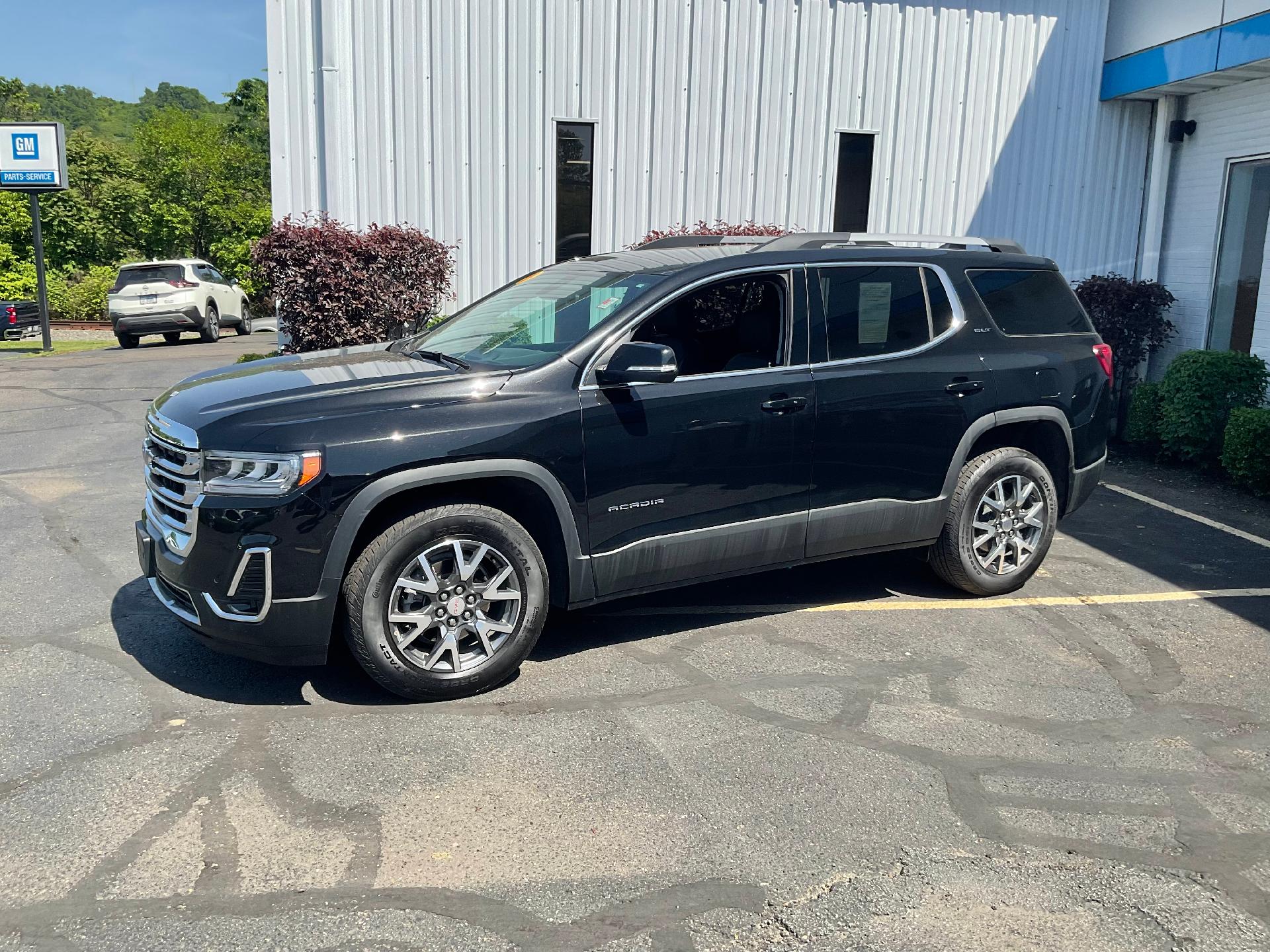 Used 2023 GMC Acadia SLT with VIN 1GKKNUL42PZ219178 for sale in Bellaire, OH