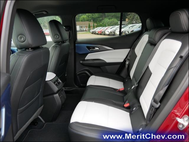 2024 Chevrolet Equinox EV Vehicle Photo in MAPLEWOOD, MN 55119-4794