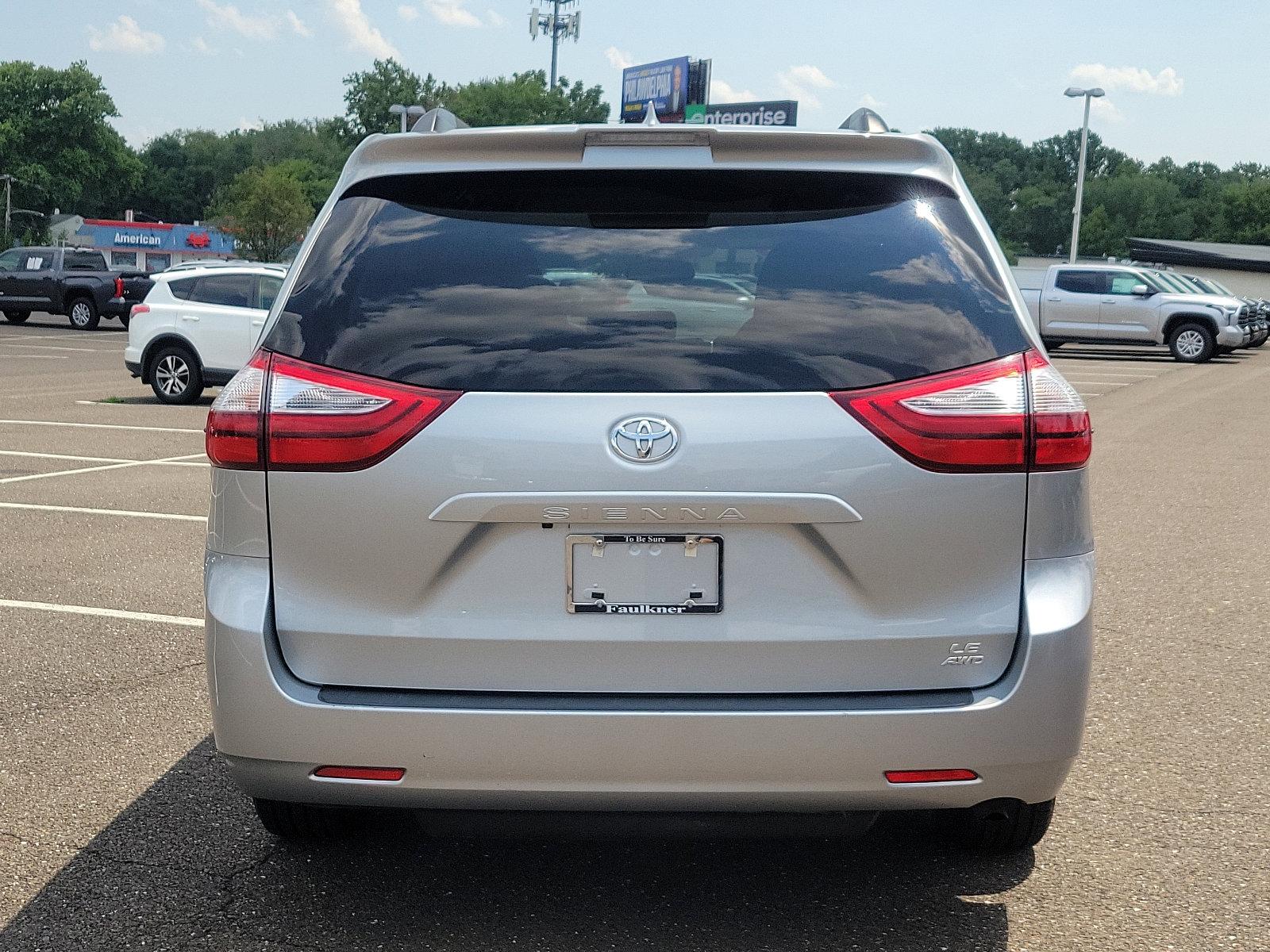 2019 Toyota Sienna Vehicle Photo in Trevose, PA 19053