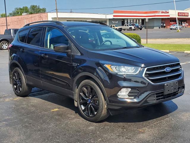 Used 2019 Ford Escape SE with VIN 1FMCU9GD2KUC42195 for sale in Albion, MI