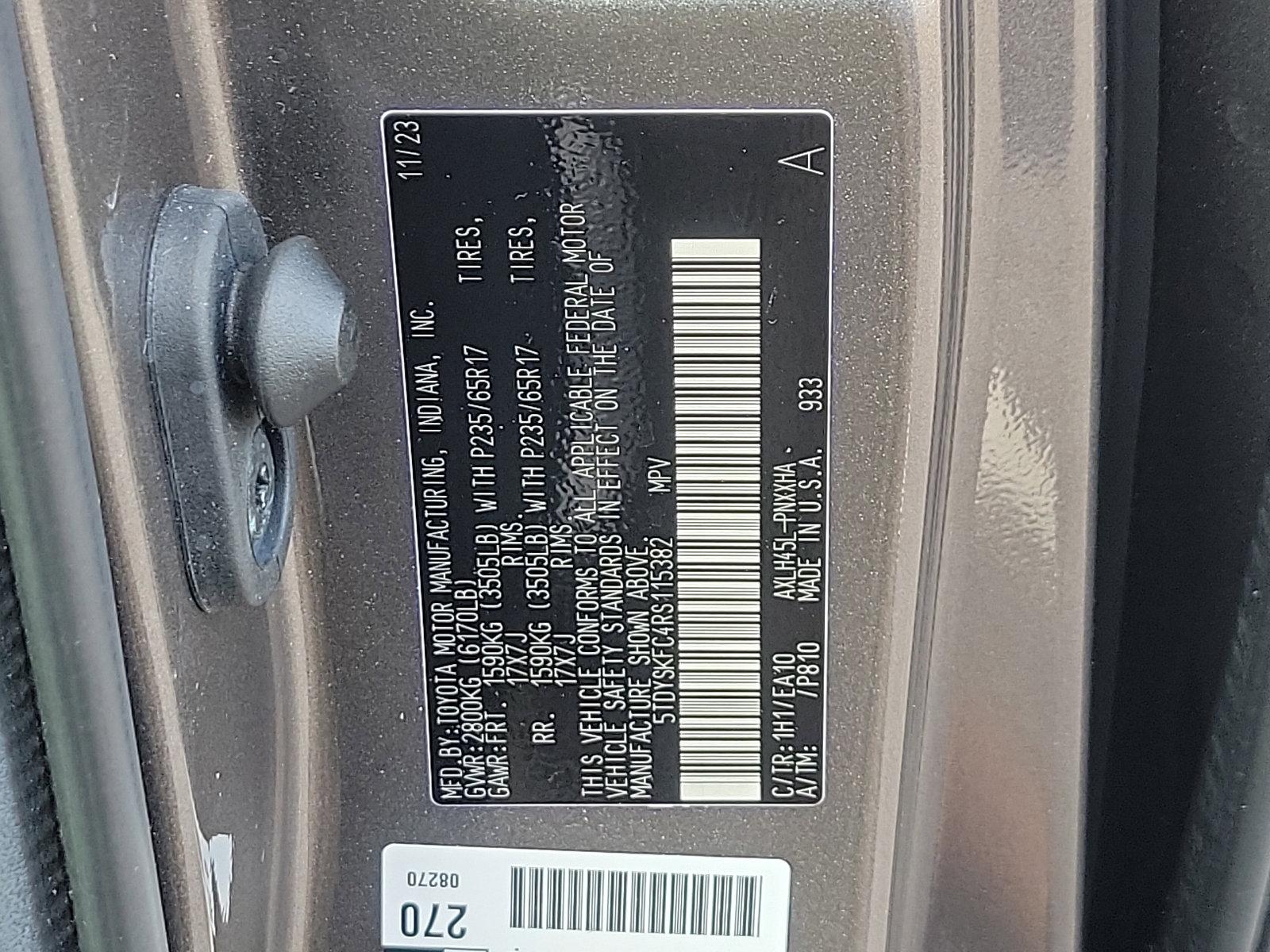 2024 Toyota Sienna Vehicle Photo in Trevose, PA 19053