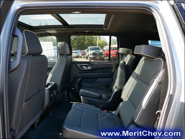 2024 Chevrolet Suburban Vehicle Photo in MAPLEWOOD, MN 55119-4794