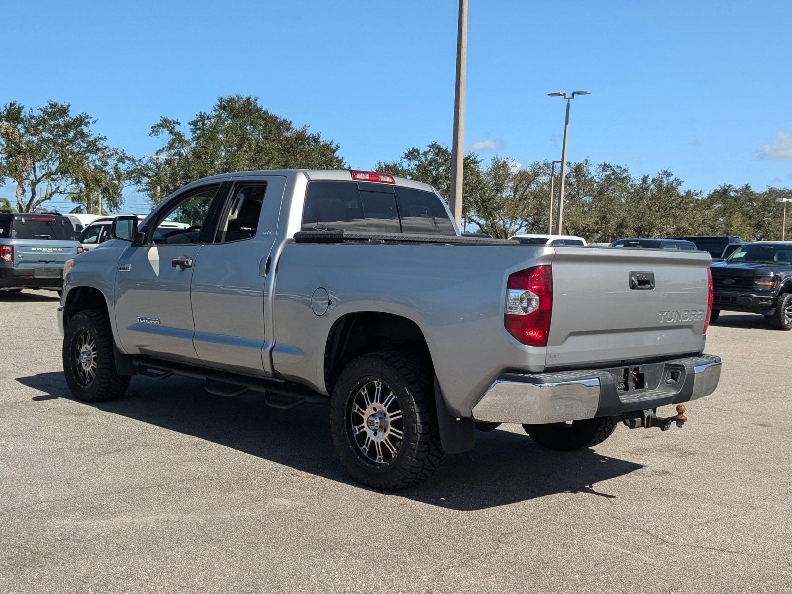 2015 Toyota Tundra 2WD Truck Vehicle Photo in St. Petersburg, FL 33713