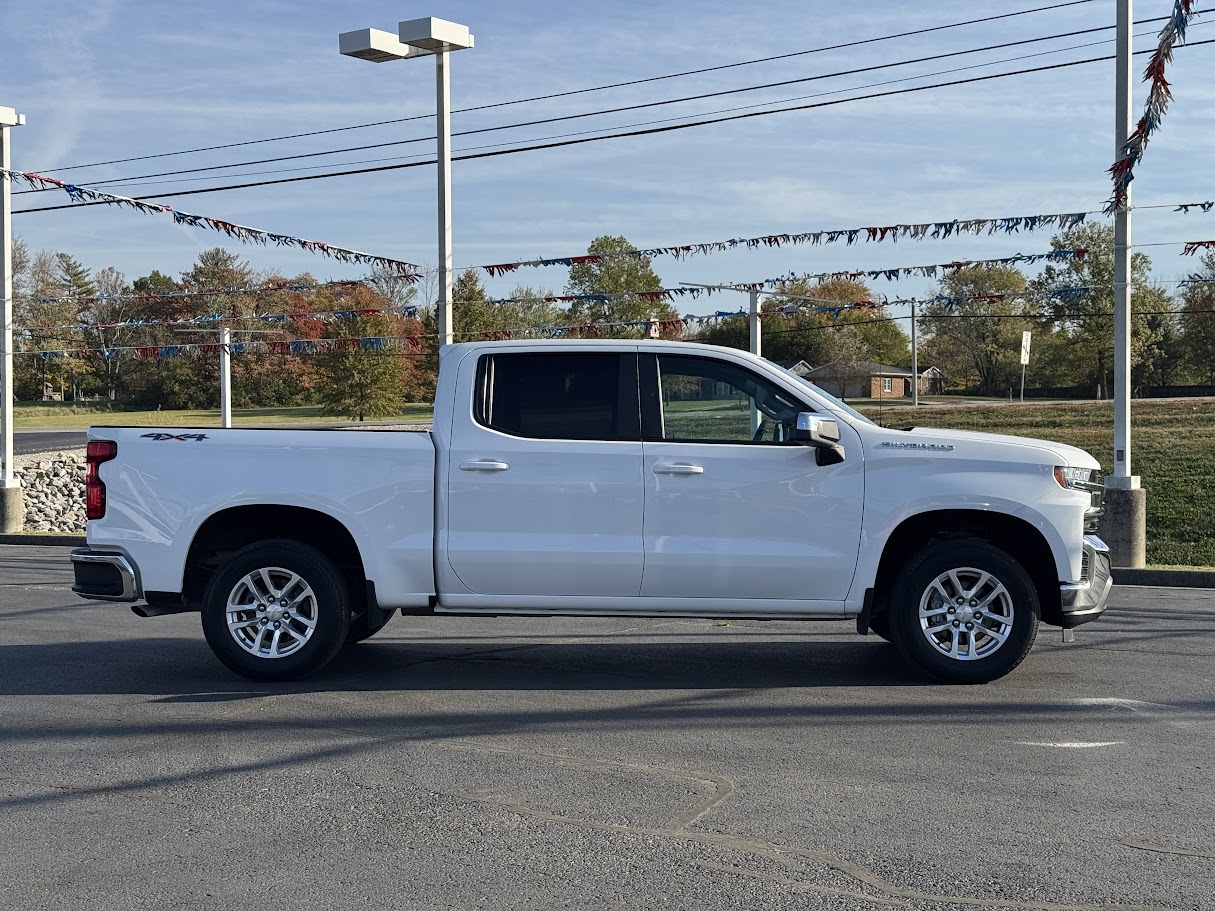 2020 Chevrolet Silverado 1500 Vehicle Photo in BOONVILLE, IN 47601-9633