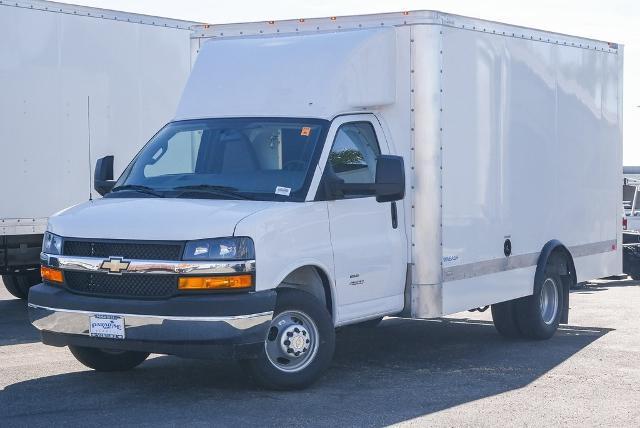 2023 Chevrolet Express Commercial Cutaway Vehicle Photo in VENTURA, CA 93003-8585