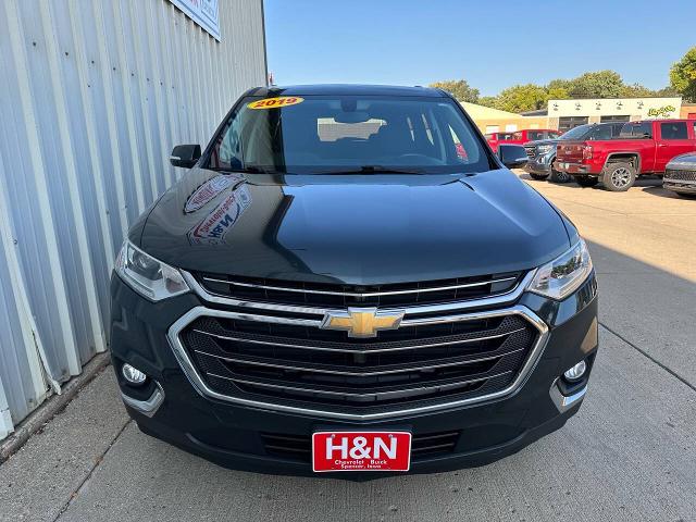 Used 2019 Chevrolet Traverse 1LT with VIN 1GNEVGKWXKJ177466 for sale in Spencer, IA