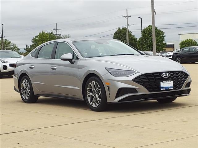 2023 Hyundai SONATA Vehicle Photo in Peoria, IL 61615