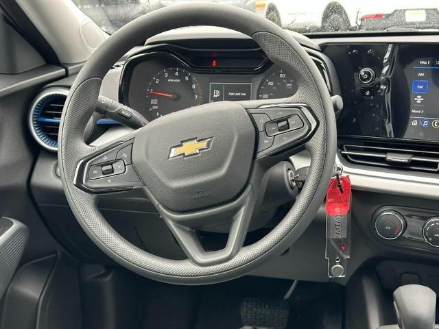 2025 Chevrolet Trax Vehicle Photo in COLUMBIA, MO 65203-3903