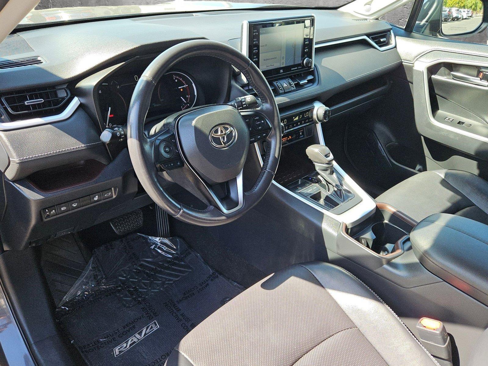 2019 Toyota RAV4 Vehicle Photo in GILBERT, AZ 85297-0446