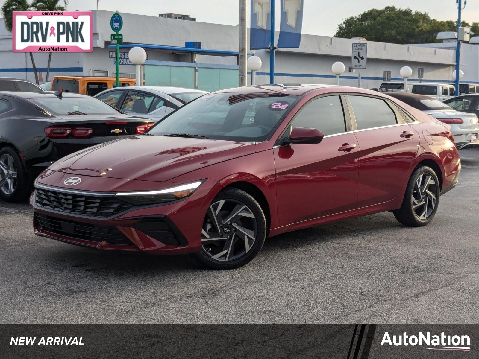 2024 Hyundai ELANTRA Vehicle Photo in Pembroke Pines , FL 33084