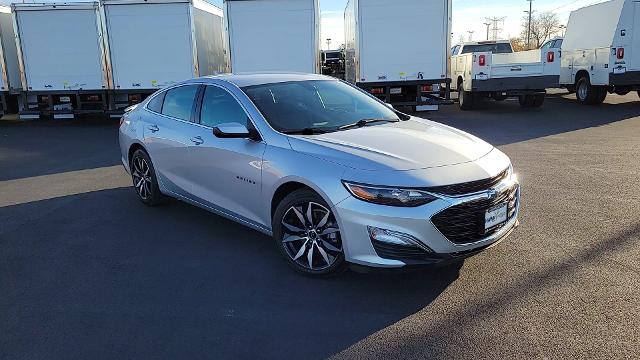 2020 Chevrolet Malibu Vehicle Photo in JOLIET, IL 60435-8135