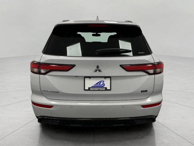 2024 Mitsubishi Outlander Vehicle Photo in Appleton, WI 54913