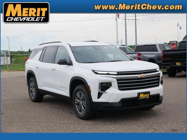 2024 Chevrolet Traverse Vehicle Photo in MAPLEWOOD, MN 55119-4794