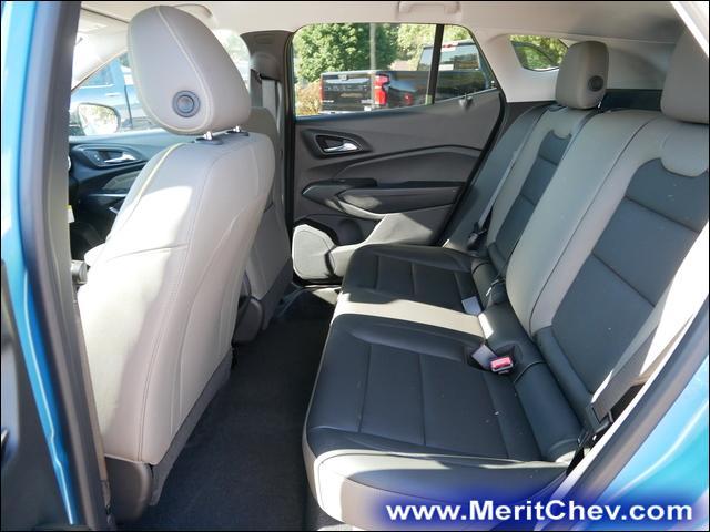 2025 Chevrolet Trax Vehicle Photo in MAPLEWOOD, MN 55119-4794