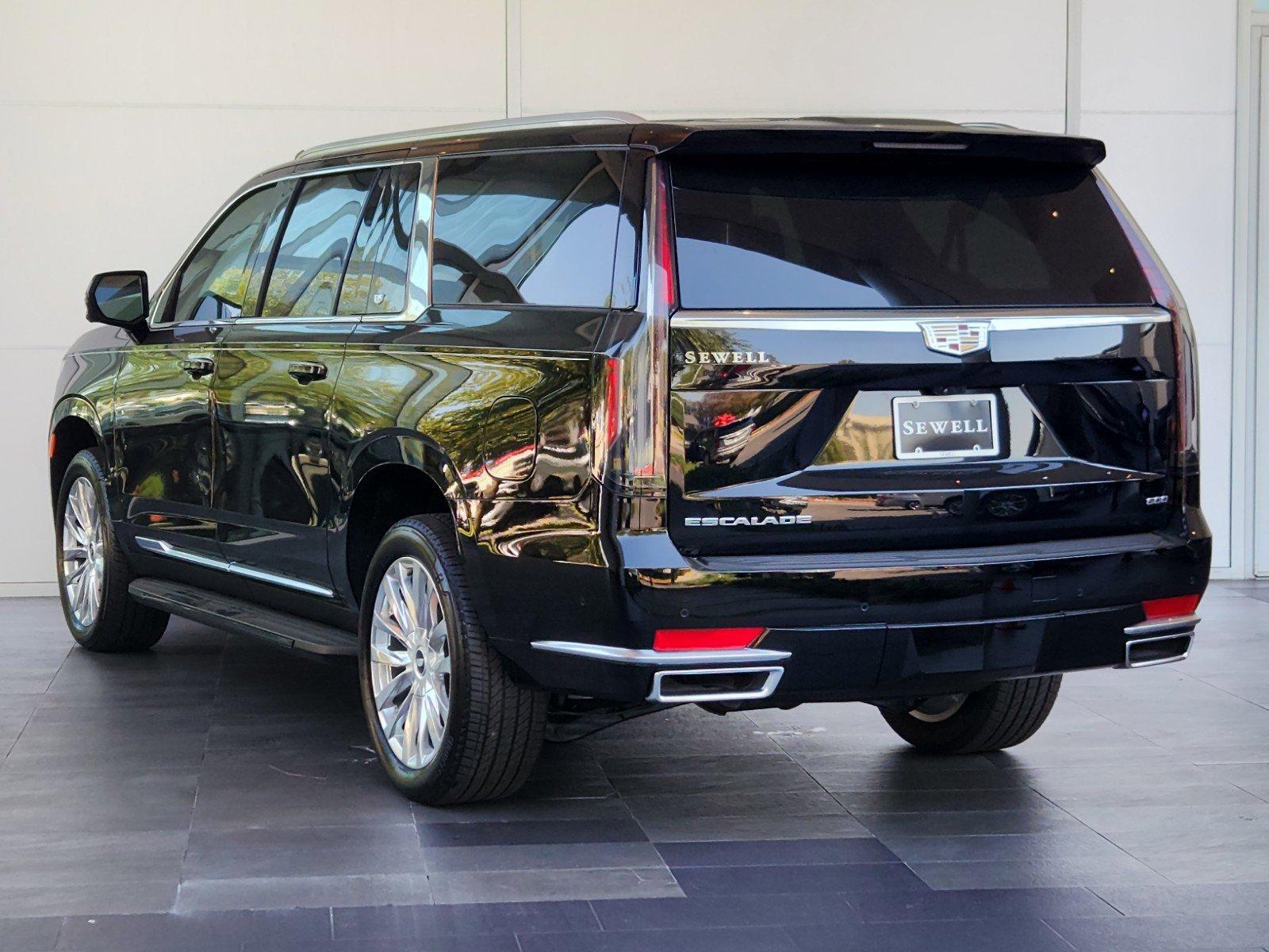 2024 Cadillac Escalade ESV Vehicle Photo in HOUSTON, TX 77079-1502