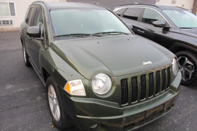 2009 Jeep Compass Vehicle Photo in Green Bay, WI 54304