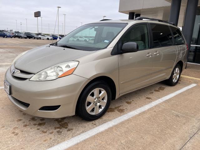 2009 Toyota Sienna Vehicle Photo in Denison, TX 75020