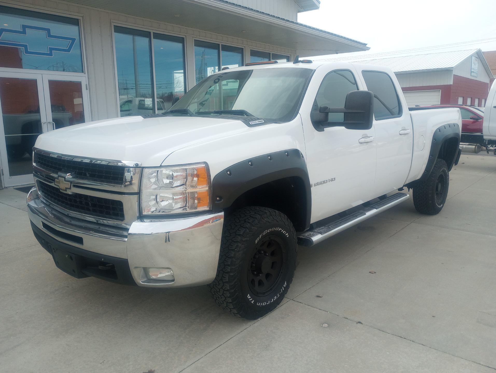 Used 2007 Chevrolet Silverado 2500HD LTZ with VIN 1GCHK23657F515690 for sale in Winchester, IL