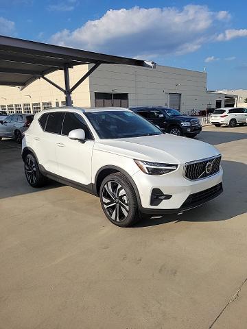 2024 Volvo XC40 Vehicle Photo in Grapevine, TX 76051