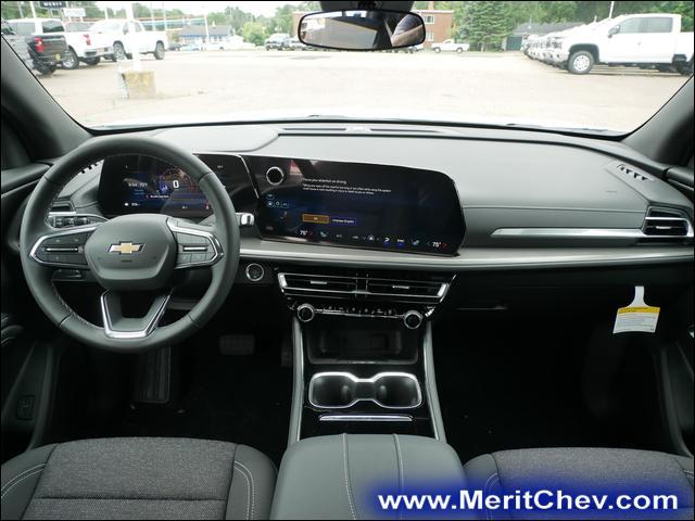 2024 Chevrolet Traverse Vehicle Photo in MAPLEWOOD, MN 55119-4794