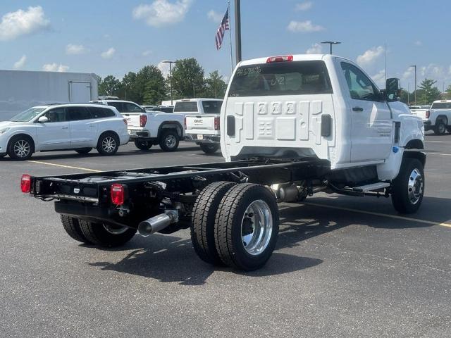 2024 Chevrolet Silverado Chassis Cab Vehicle Photo in COLUMBIA, MO 65203-3903