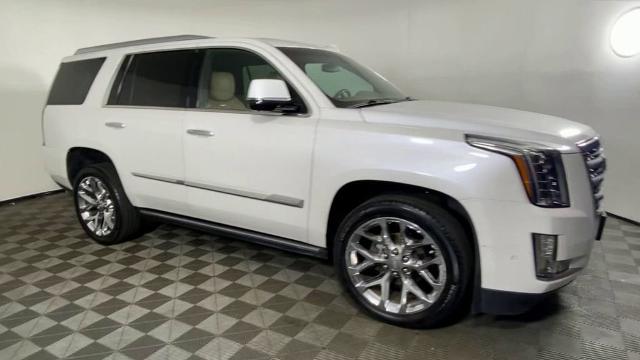 2017 Cadillac Escalade Vehicle Photo in ALLIANCE, OH 44601-4622