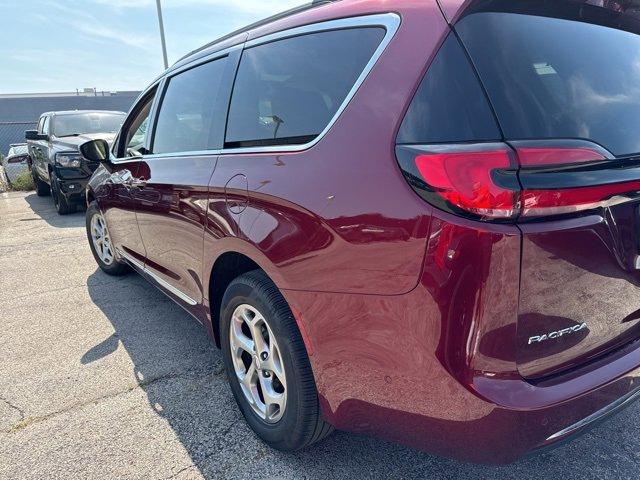 2023 Chrysler Pacifica Vehicle Photo in Plainfield, IL 60586