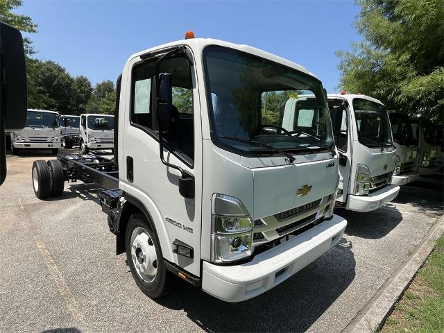 2025 Chevrolet Low Cab Forward 4500 Vehicle Photo in ALCOA, TN 37701-3235