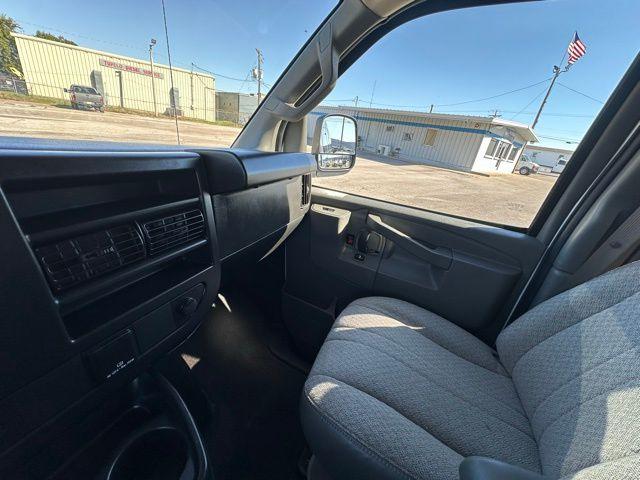 2023 Chevrolet Express Passenger Vehicle Photo in TUPELO, MS 38801-6508